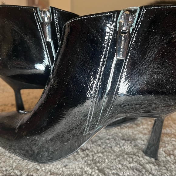 Vince Camuto Black Dress Bootie, Size 9 EUC - Picture 8 of 8
